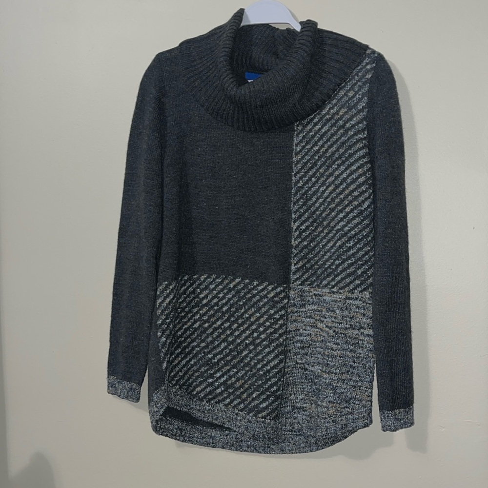 Turtle neck sweater